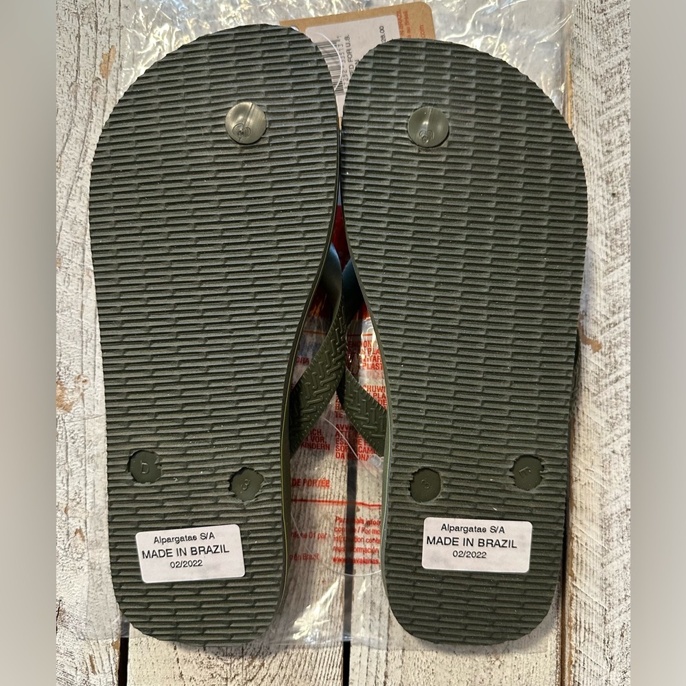 Havaianas Flip Flops - NWT - Picture 4 of 7